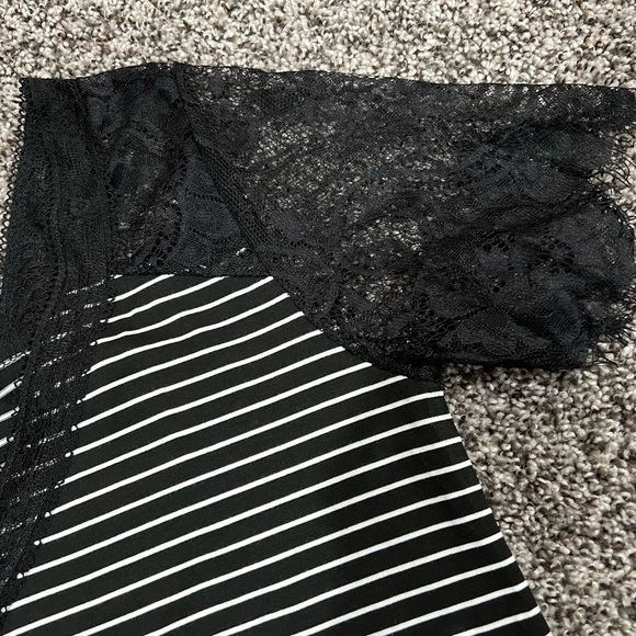 Boutique top, new with tags - Picture 2 of 2